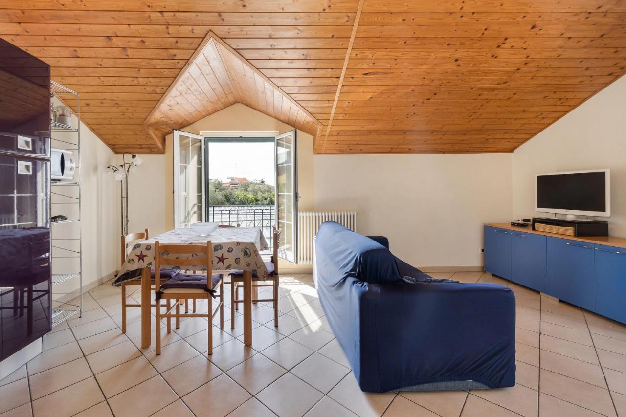La Casa Di Lady Apartment Ceriale Bagian luar foto